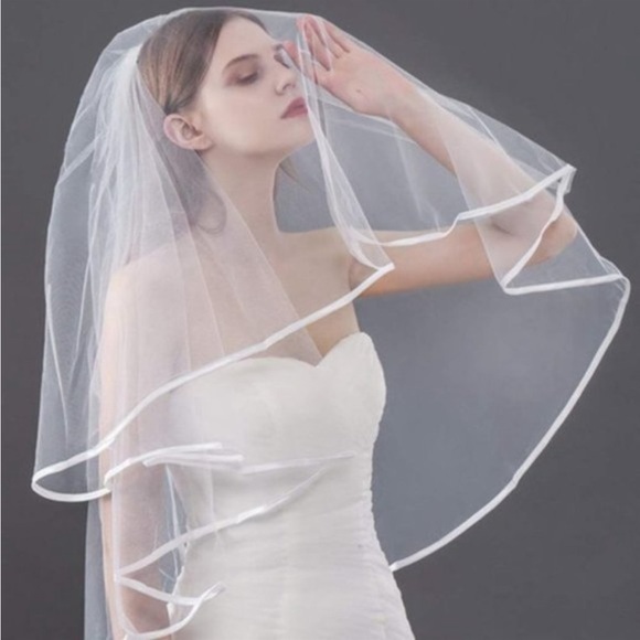 💕Wedding Bridal Veil. Two tiers. With comb. - Picture 5 of 5